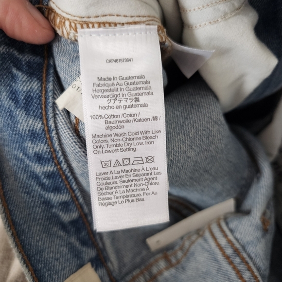 Madewell Baggy Straight Jeans in Earlhurst Wash: Ripped Edition - Picture 9 of 9